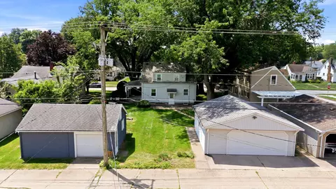 View/Area - 511 27th Ave, Moline, IL 61265 photo 1 of 8