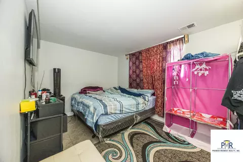 Bedroom - 5750 S Lowe Ave, Chicago, IL 60621 photo 3 of 3