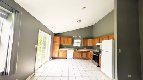 Kitchen - 568 Manor Pl, Aurora, IL 60506 photo 1 of 1