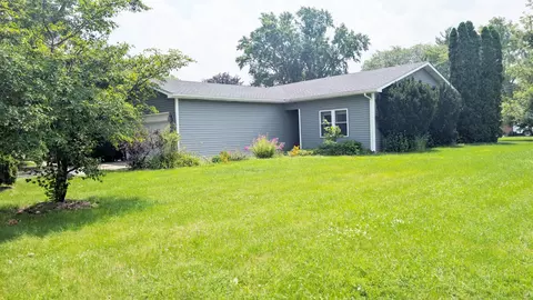 Exterior - 568 Manor Pl, Aurora, IL 60506 photo 2 of 4