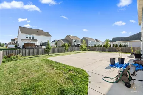 Exterior - 3617 Emerald Rd, Elgin, IL 60124 photo 4 of 5