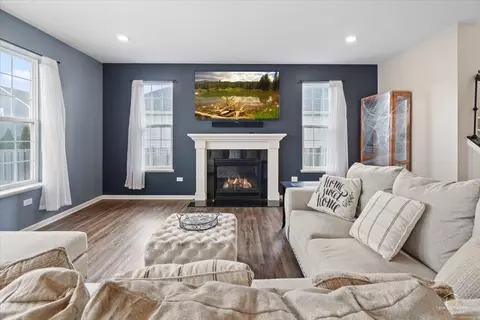 Living - 3617 Emerald Rd, Elgin, IL 60124 photo 1 of 1