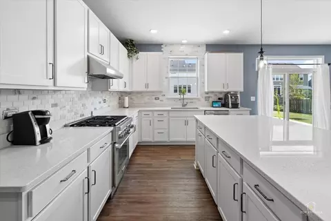 Kitchen - 3617 Emerald Rd, Elgin, IL 60124 photo 4 of 6