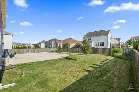Exterior - 3617 Emerald Rd, Elgin, IL 60124 photo 3 of 5