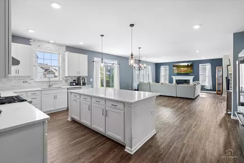 Kitchen - 3617 Emerald Rd, Elgin, IL 60124 photo 6 of 6