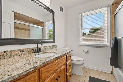 Bath - 2606 Modaff Rd, Naperville, IL 60565 photo 5 of 6