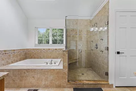 Bath - 2606 Modaff Rd, Naperville, IL 60565 photo 4 of 6