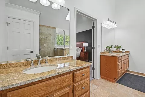 Bath - 2606 Modaff Rd, Naperville, IL 60565 photo 2 of 6