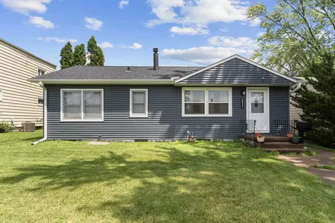 2521 N Division St, Davenport, IA 52804