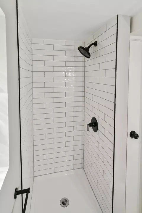 Bath - 5445 S 73rd Ave, Summit, IL 60501 photo 2 of 4