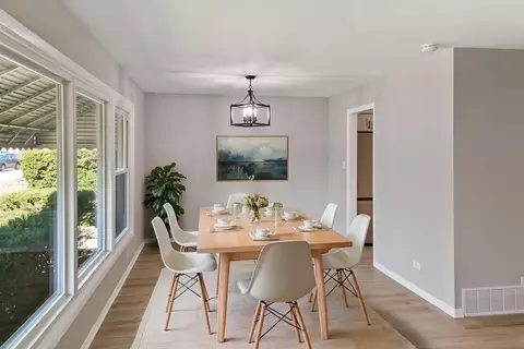 Dining - 5445 S 73rd Ave, Summit, IL 60501 photo 1 of 1