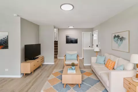 Living - 5445 S 73rd Ave, Summit, IL 60501 photo 2 of 4