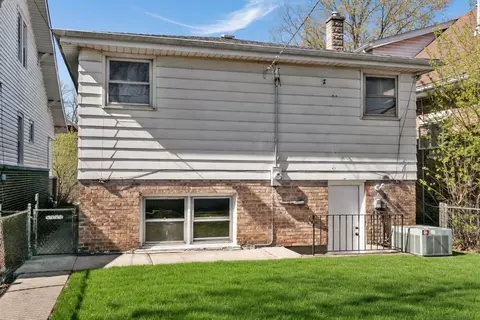 Exterior - 5445 S 73rd Ave, Summit, IL 60501 photo 3 of 4