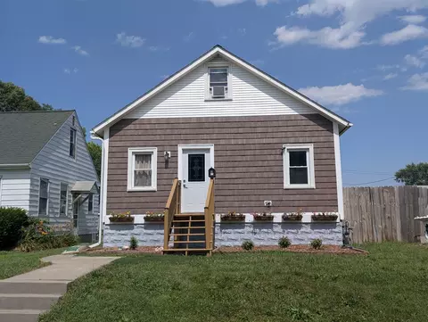 605 S Clark St, Davenport, IA 52802