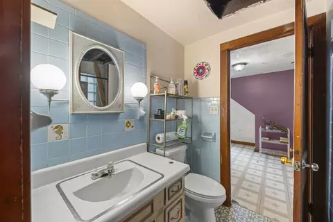 Bath - 732 Bangs St, Aurora, IL 60505 photo 2 of 3