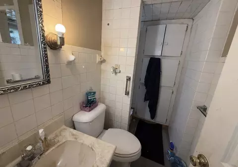 Bath - 732 Bangs St, Aurora, IL 60505 photo 1 of 3