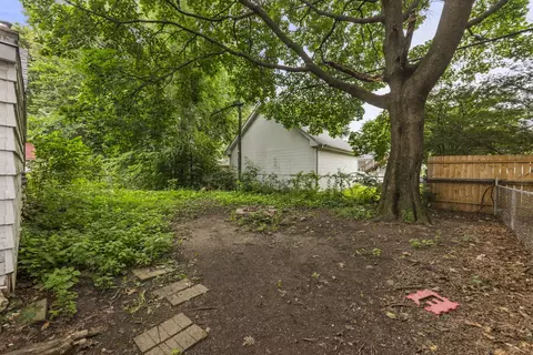 Exterior - 732 Bangs St, Aurora, IL 60505 photo 3 of 4