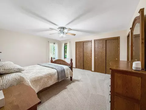 Bedroom - 829 Sutton Pl, Freeport, IL 61032 photo 4 of 8