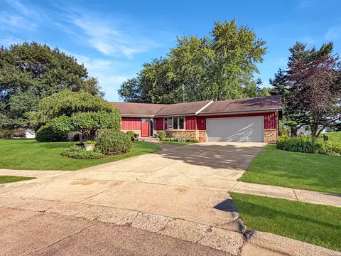 Exterior - 829 Sutton Pl, Freeport, IL 61032 photo 15 of 15