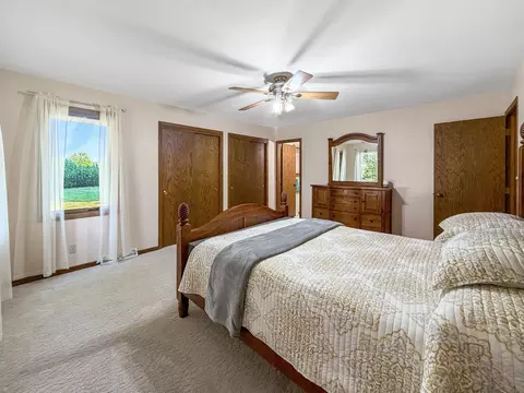 Bedroom - 829 Sutton Pl, Freeport, IL 61032 photo 2 of 8