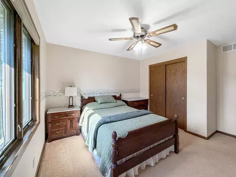 Bedroom - 829 Sutton Pl, Freeport, IL 61032 photo 5 of 8