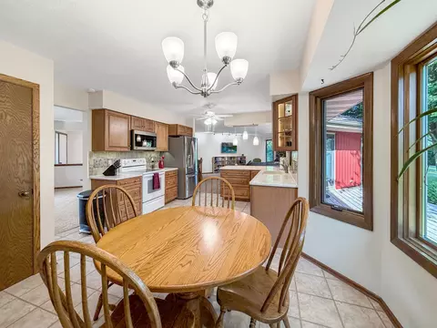 Dining - 829 Sutton Pl, Freeport, IL 61032 photo 1 of 3