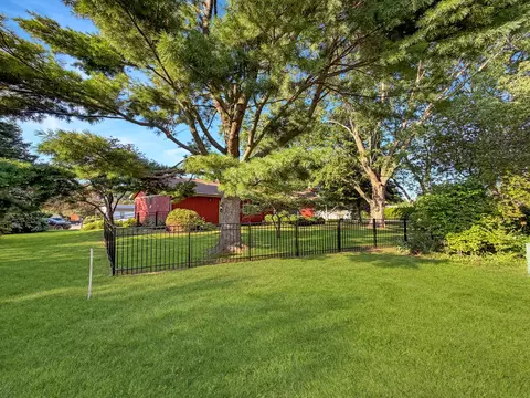 Exterior - 829 Sutton Pl, Freeport, IL 61032 photo 3 of 15