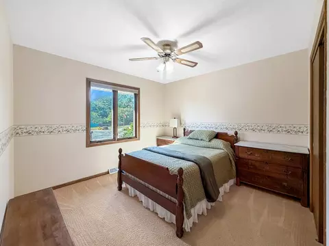 Bedroom - 829 Sutton Pl, Freeport, IL 61032 photo 6 of 8