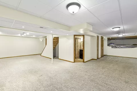 Other - 997 S Hampton Ct, Aurora, IL 60506 photo 9 of 12