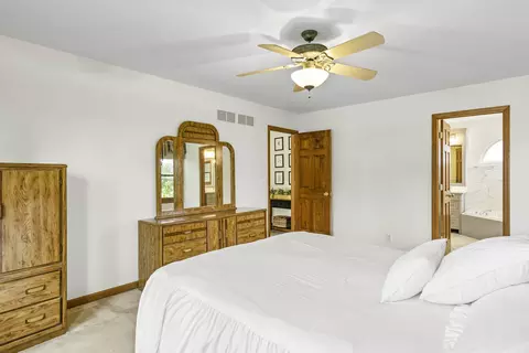 Bedroom - 997 S Hampton Ct, Aurora, IL 60506 photo 3 of 6