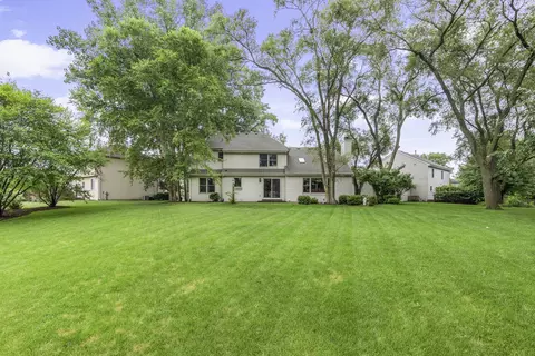 Exterior - 997 S Hampton Ct, Aurora, IL 60506 photo 6 of 17