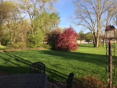 Exterior - 997 S Hampton Ct, Aurora, IL 60506 photo 12 of 17
