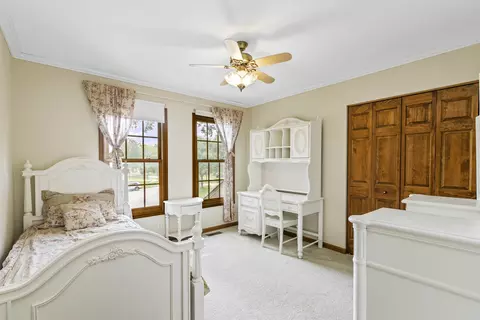 Bedroom - 997 S Hampton Ct, Aurora, IL 60506 photo 4 of 6