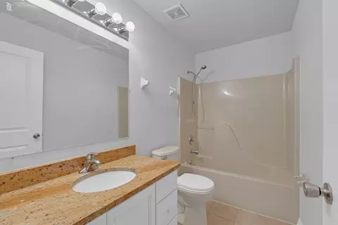 Bath - 1917 Chestnut Grove Dr, Plainfield, IL 60586 photo 3 of 3