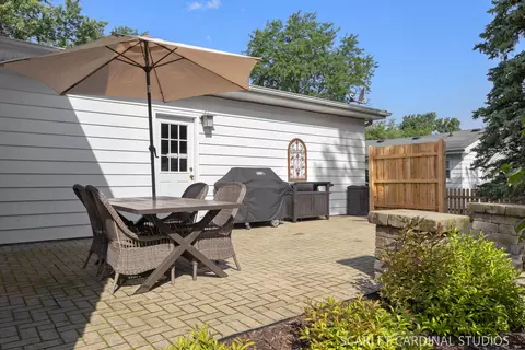 Exterior - 1881 Cambridge Ln, Wheaton, IL 60189 photo 7 of 7