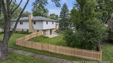 Exterior - 1881 Cambridge Ln, Wheaton, IL 60189 photo 5 of 7