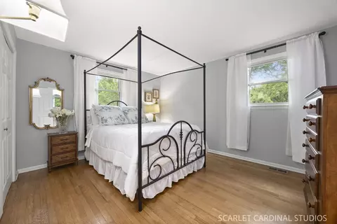 Bedroom - 1881 Cambridge Ln, Wheaton, IL 60189 photo 1 of 4