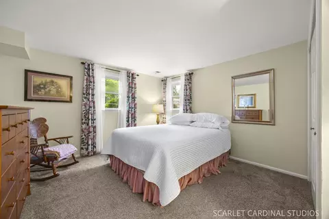 Bedroom - 1881 Cambridge Ln, Wheaton, IL 60189 photo 4 of 4