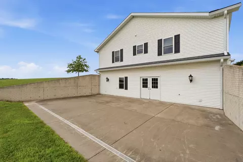 Exterior - 2127 75th Ave, Aledo, IL 61231 photo 5 of 6