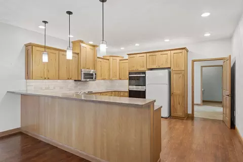 Kitchen - 2127 75th Ave, Aledo, IL 61231 photo 2 of 4