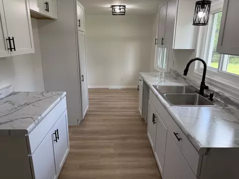 Kitchen - 716 E Rt 71 Hwy, Standard, IL 61363 photo 3 of 5