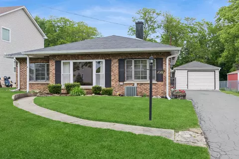 230 Grant St, Downers Grove, IL 60515