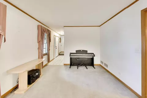 Living - 24902 W Ambrose Rd, Plainfield, IL 60585 photo 4 of 4