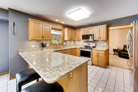 Kitchen - 24902 W Ambrose Rd, Plainfield, IL 60585 photo 1 of 3