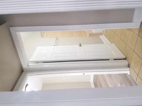 Entry Way - 331 W 76th St, Chicago, IL 60620 photo 2 of 3