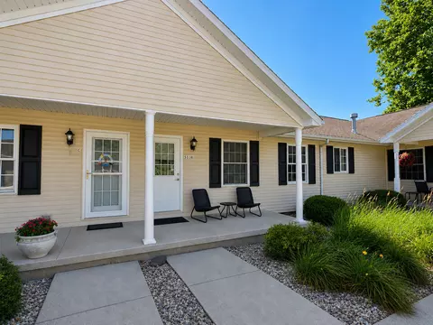 503 W Randolph St #B, Heyworth, IL 61745