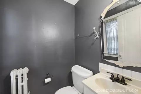 Bath - 821 Howard St, Wheaton, IL 60187 photo 2 of 3