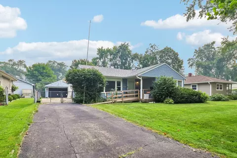 Exterior - 2206 Hawk Ln, Rolling Meadows, IL 60008 photo 3 of 6