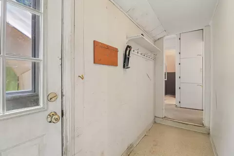 Entry Way - 2206 Hawk Ln, Rolling Meadows, IL 60008 photo 1 of 2