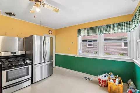 Kitchen - 2206 Hawk Ln, Rolling Meadows, IL 60008 photo 2 of 3